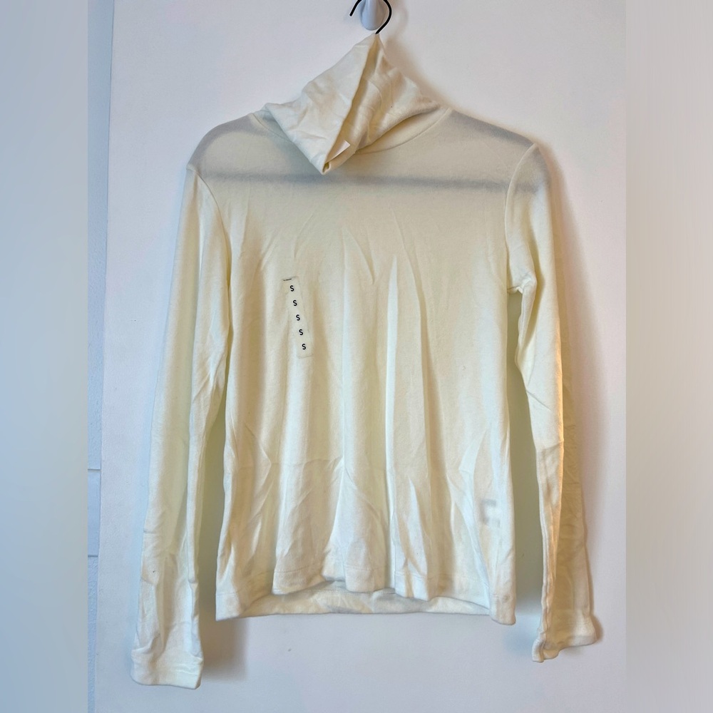 Uniqlo turtle neck